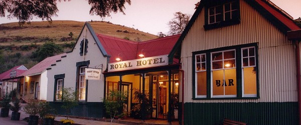 Royal Hotel long 4